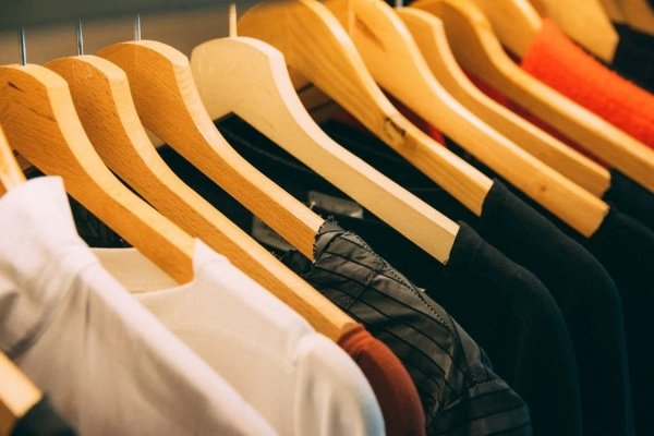 立德國際物流:中國至俄羅斯專線運(yùn)往俄羅斯的服裝產(chǎn)品注意啦！服裝需要標(biāo)注二維碼